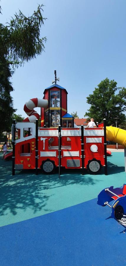 Juna2 - Nowoczesny Apartament W Centrum Z Widokiem Na Park Pruszków Kültér fotó