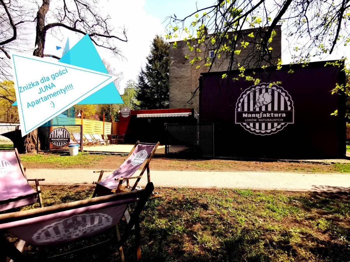 Juna2 - Nowoczesny Apartament W Centrum Z Widokiem Na Park Pruszków Kültér fotó